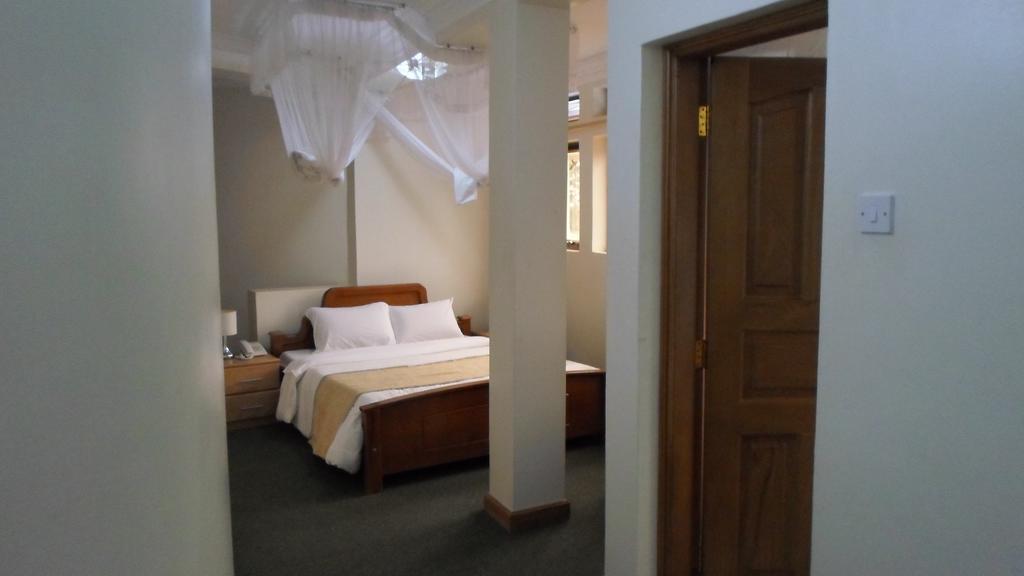 크라운 스위트 호텔 Mbale 객실 사진